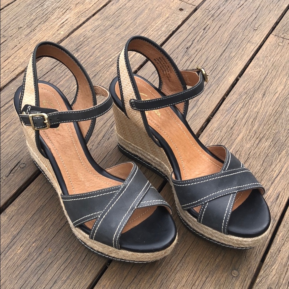 Clarks platform shoes size 8